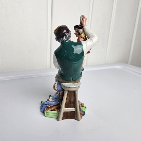 Puppetmaker HN2253 – Royal Doulton Figurine - Picture 3 of 9